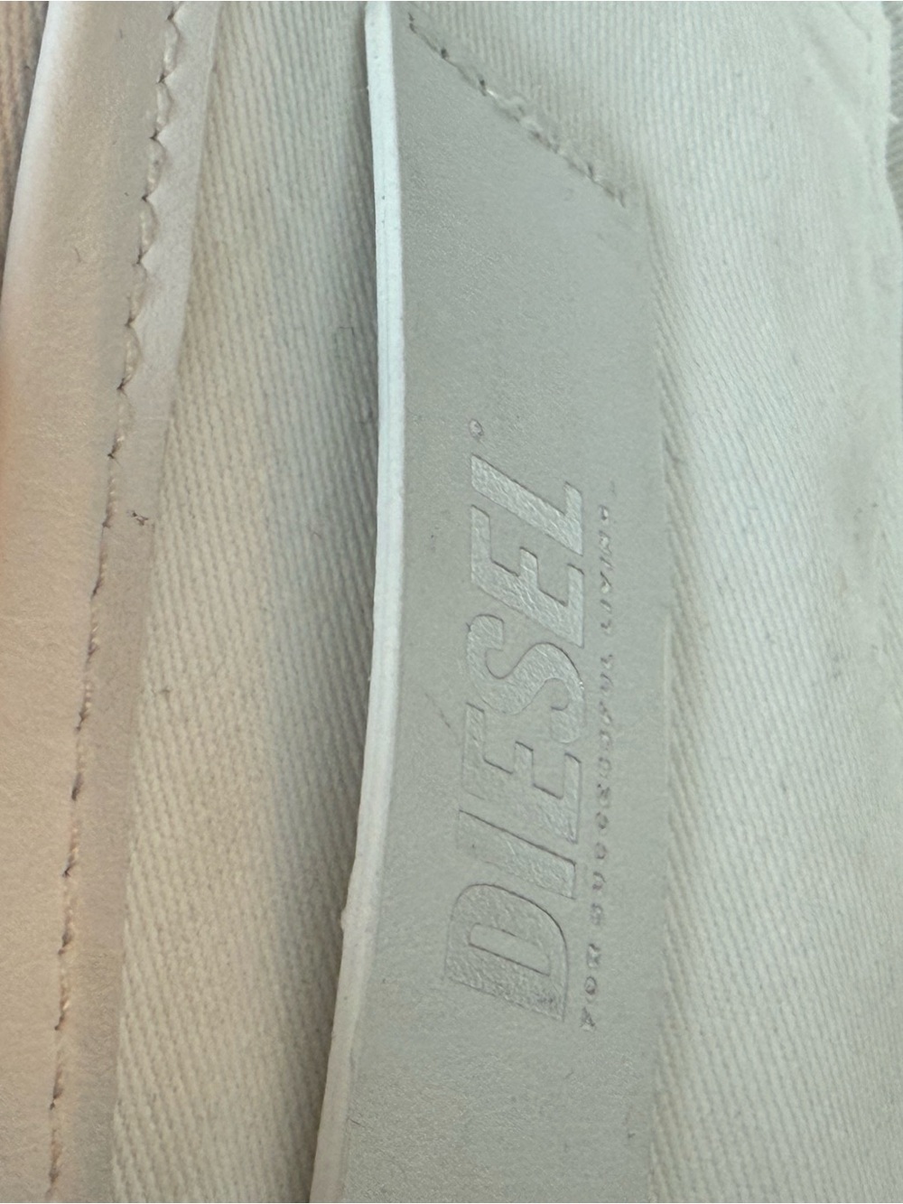 Diesel White Shoulder Bag with Oval Front Emblem - Picture 5 of 6